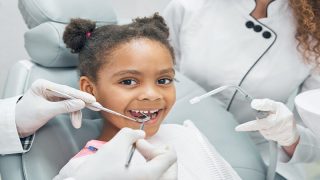 سوالات متداول والدین از متخصص دندانپزشکی کودکان | بهترین دندانپزشک کودک اصفهان