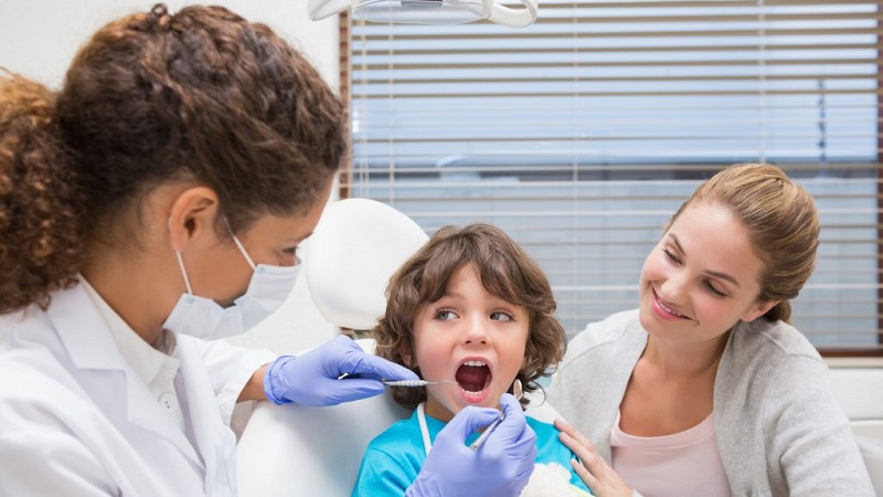 بهترین دندانپزشک کودک اصفهان |  عوارض کشیدن دندان شیری